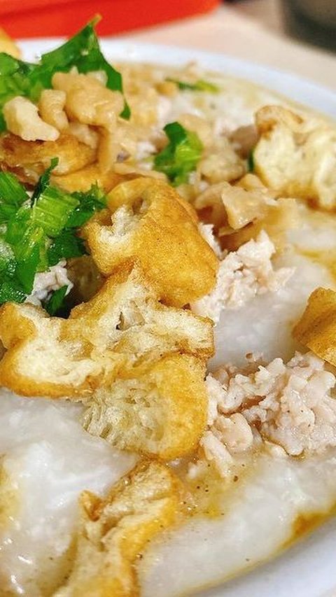 Lezatnya Bubur Ayam Ko Iyo, Jadi Spot Kuliner Legendaris di Tangerang