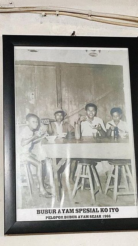 Lezatnya Bubur Ayam Ko Iyo, Jadi Spot Kuliner Legendaris di Tangerang