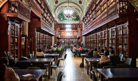 Istilah perpustakaan berasal dari kata latin liber yang artinya 'buku' atau 'dokumen', yang terdapat dalam bahasa latin libraria 'kumpulan buku' dan librarium 'wadah buku'.