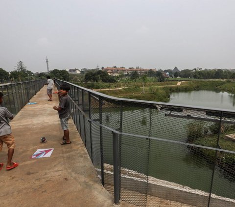 Di lain sisi, kondisi Waduk Lebak Bulus seluas 4,4 hektar itu juga dapat difungsikan sebagai Ruang Terbuka Hijau (RTH) dan Ruang Terbuka Publik (RTP).