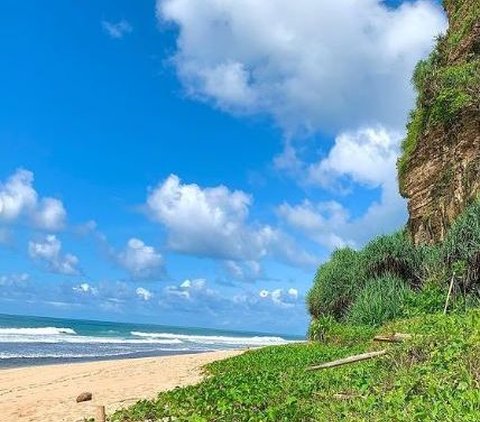 Mengunjungi Pantai Watunene di Gunungkidul, Surga Tersembunyi di Balik Tebing Karang