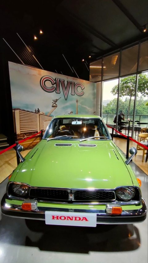 Sukses di Honda TN360, PT Imora Motor memasarkan mobil kedua: Honda CIVIC mulai 1973.