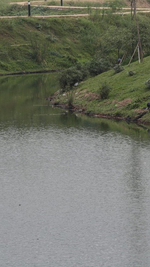 Sebagai informasi waduk seluas 4,4 hektar ini memiliki daya tampung air hingga 44.000 meter kubik.