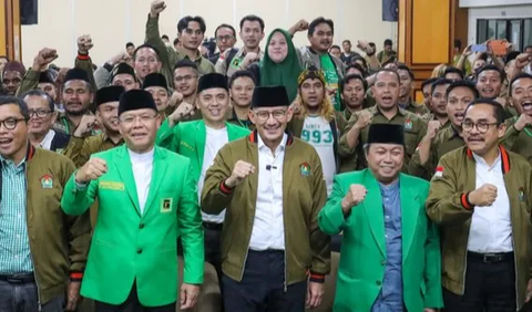 Namun, saat ini yang cukup berat adalah dorongan dari PPP. PPP telah memutuskan bakal menyodorkan Sandiaga Uno sebagai pendamping Ganjar.