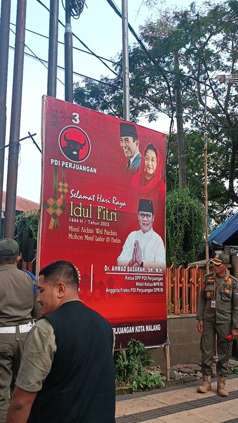 Sementara di Jalan Kawi Kota Malang, juga dicopot baliho ucapan Hari Raya Idul Fitri bergambar Ahmad Basarah, Wakil Ketua MPR dan Ketua DPP PDI Perjuangan.