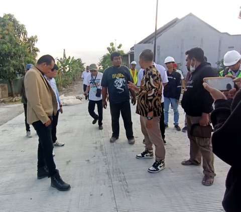 Proyek Jalan Ratusan Miliar Rupiah di Bojonegoro Dikerjakan Asal-asalan