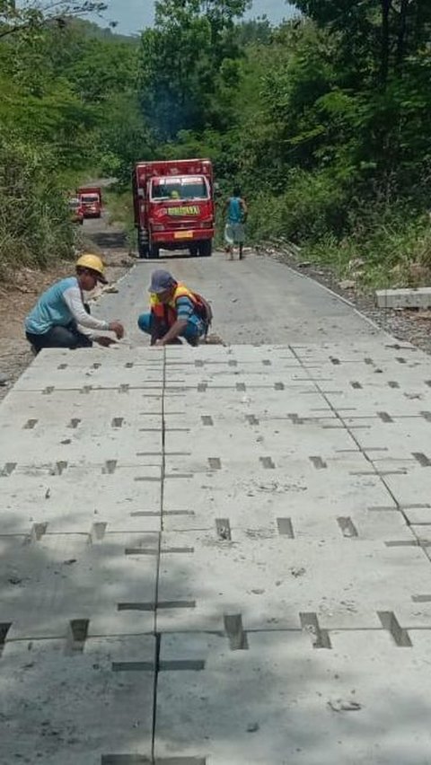 Proyek Jalan Ratusan Miliar Rupiah di Bojonegoro Dikerjakan Asal-asalan