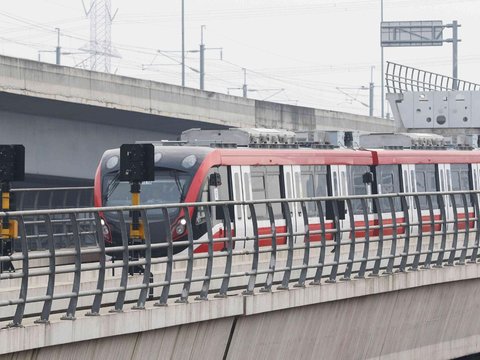 Intip Kesibukan Depo LRT Jabodebek di Jatimulya Jelang Uji Coba