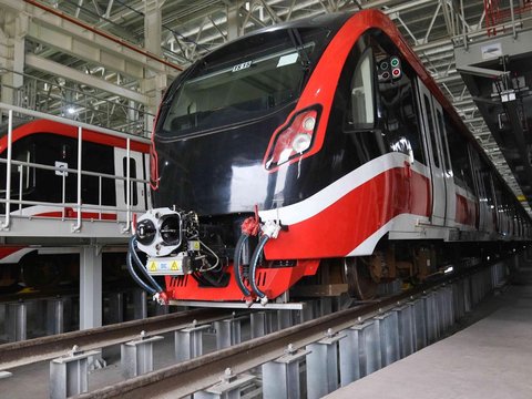 Intip Kesibukan Depo LRT Jabodebek di Jatimulya Jelang Uji Coba