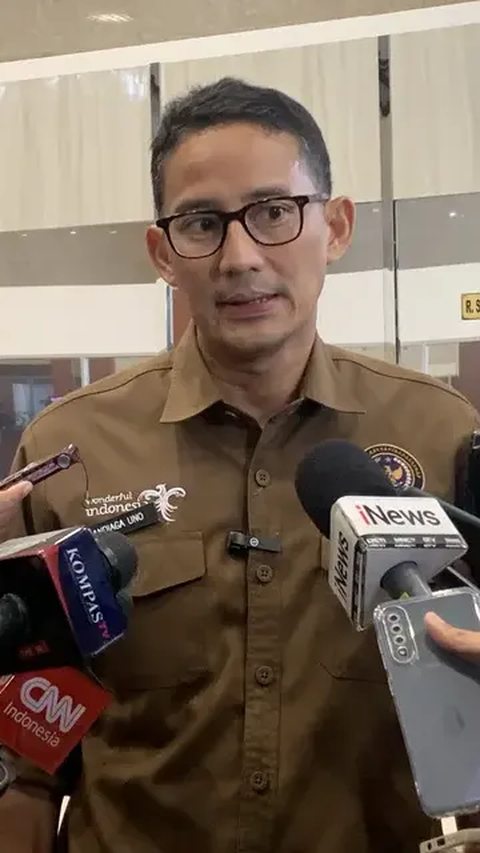 Sandiaga Puji Baju Karya Anak Muda PYCH Binaan BIN