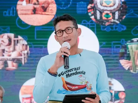 Sandiaga Puji Baju Karya Anak Muda PYCH Binaan BIN