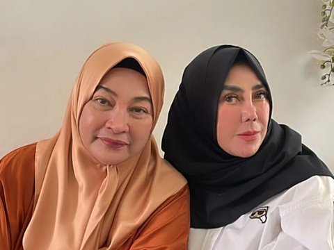 Potret Kompak Mama Amy dengan Ibunda Jeje, Jalan-jalan ke Singapura Ngasuh Cucu