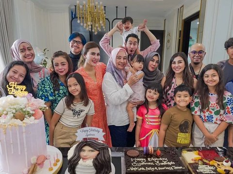 Potret Kompak Mama Amy dengan Ibunda Jeje, Jalan-jalan ke Singapura Ngasuh Cucu