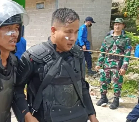 Brimob Terkena Busur saat Ricuh Penggusuran Rumah Ilegal, Anak Panah Menancap di Bahu
