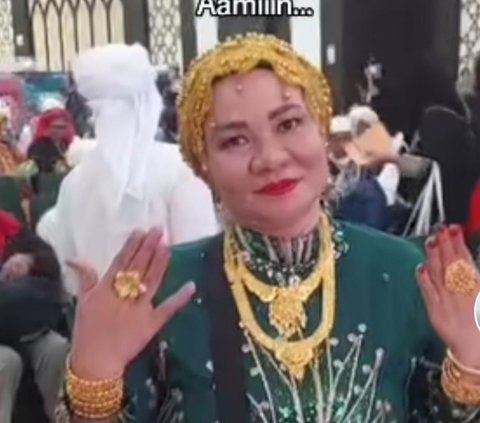 Viral Jemaah Haji Tampil Glamor saat Sampai di Tanah Air, Pakai Perhiasan hingga 180 gram