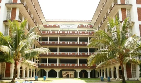 Heboh Transaksi Jumbo Pimpinan Ponpes Al-Zaytun Panji Gumilang