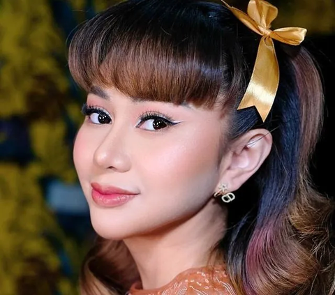 Aksinya Buka Donasi untuk Lahiran Jadi Sorotan, Ini Profil Denise Chariesta