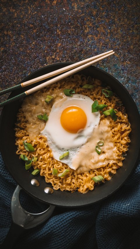 6 Resep Martabak Mie Praktis untuk Camilan, Mudah Dibuat