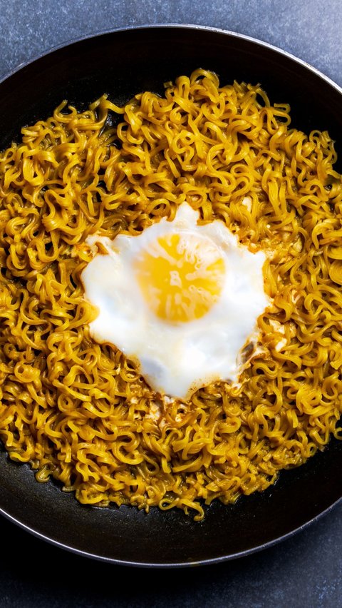 6 Resep Martabak Mie Praktis untuk Camilan, Mudah Dibuat