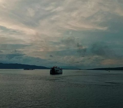 Buntut Libur Sekolah, Pelabuhan Ketapang Banyuwangi Macet Parah