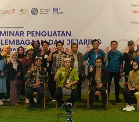 Badan Pengelola Geopark seluruh Indonesia kumpul di Banyuwangi mengikuti Musyawarah Nasional (Munas), Jumat (7/7/2023). Munas yang diinisiasi Pemkab Banyuwangi dan Badan Pengelola Geopark Ijen tersebut bertujuan untuk memperkuat kerjasama jejaring Geopark se-Indonesia