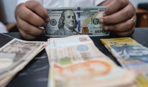 Gaji rata-rata untuk pemimpin S&P 500 turun menjadi USD 14,5 juta tahun lalu, turun dari USD 14,7 juta pada tahun 2021.