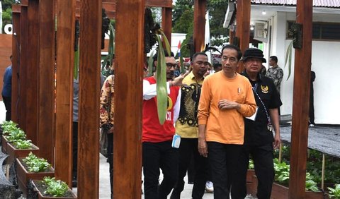 Jokowi mengatakan, pemekaran di wilayah Papua mempercepat pelayanan terhadap masyarakat. Selain itu, pembentukan tiga provinsi baru di Papua akan mempercepat pembangunan.