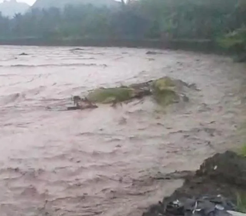 7 Fakta Banjir Lahar Dingin di Lumajang, Warga Lari Tinggalkan Motor untuk Selamatkan Diri