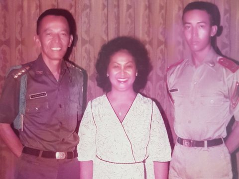 FOTO: Potret Tampan Eks Panglima TNI Andika Perkasa Saat Muda, Pernah Salaman dengan Bill Clinton