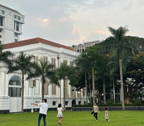 Potret Sri Mulyani Ajak 4 Cucu Keliling Gedung Kemenkeu, Ceritakan Sejarah Jakarta