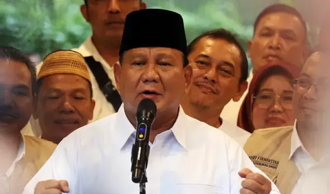 Kendati demikian, dia menjelaskan, pihaknya tengah menyusun waktu yang pas untuk mendeklarasikan Prabowo sebagai capres. Dia berharap, di hari ulang tahun PBB pada 17 Juli nanti menjadi momentum dukungan kepada Prabowo.