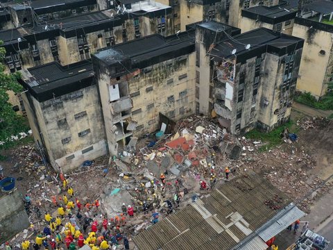 FOTO: Apartemen di Brasil Runtuh Hingga Rata dengan Tanah, 8 Orang Tewas