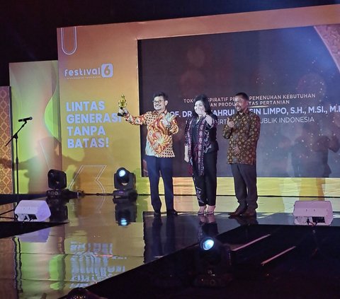 Mentan SYL Hingga Menaker Ida Terima Anugerah Inspiratif Liputan6.com di Festival 6