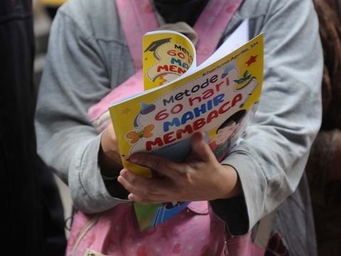 FOTO: Laris Manis Perlengkapan Sekolah Jelang Tahun Ajaran Baru