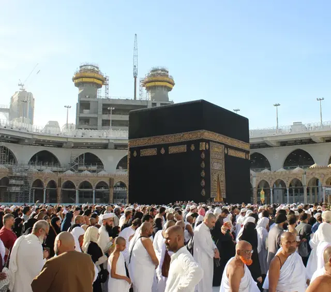 “Inti dari ibadah haji merupakan tauhid, yaitu para jemaah mengucap takbir dan melaksanakan doa-doa haji untuk mengagungkan Allah SWT. Tauhid memiliki makna bahwa kita betul-betul mengesakan Tuhan, hanya percaya, mengerti, dan menyembah kepada Allah SWT,” ujarnya.