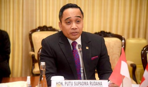 Wakil Ketua Badan Kerja Sama Antar Parlemen (BKSAP) DPR RI, Putu Supadma Rudana mengatakan Parlemen Indonesia masih mengalami ketertinggalan untuk kesetaraan gender dengan negara-negara di kawasan ASEAN.