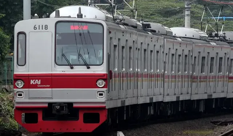 Bocah-bocah yang sedang merekam kereta pun kaget tidak menyangka seorang pria tiba-tiba bunuh diri. Para bocah itu berlarian meminta pertolongan. Terlebih mereka kaget tak sengaja merekam insiden itu.