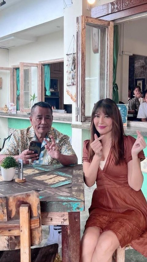Potret Kedekatan Hotman Paris Hutapea dan Tamara Bleszynski, Makan Bersama di Bali