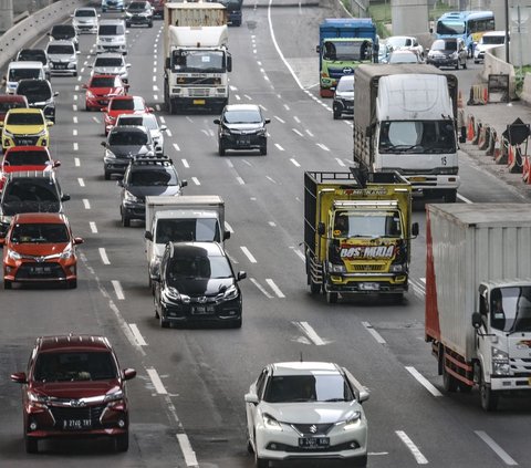 Pekerjaan perawatan jalan juga dilakukan di Km 26+261 sampai Km 26+233 lajur 1 dan bahu luar arah Jakarta serta Km 26-261 hingga Km 26+231 lajur 1 dan lajur 2 arah Jakarta dan mulai dikerjakan Senin (10/7) pukul 10.00 WIB hingga Minggu (16/7) pukul 05.00 WIB.