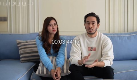 Syahnaz sendiri mengaku bahwa ia kurang bersyukur selama ini telah memiliki keluarga yang sangat baik.