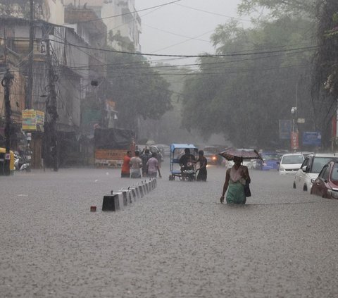 Badan meteorologi India telah memperkirakan guyuran hujan masih akan turun selama beberapa hari ke depan dengan intensitas lebat hingga sangat lebat.