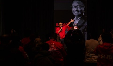 Inisiatif bersejarah mewarnai acara Forum SODA X dengan Topik Personal Branding yang dihadirkan oleh tokoh media dan entrepreneur, Helmy Yahya. Acara tersebut berhasil menarik perhatian ratusan peserta yang penuh antusiasme.