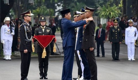 Letda Inf Sawung baru saja dilantik bersama 833 orang perwira remaja TNI dan Polri oleh Presiden Joko Widodo.
