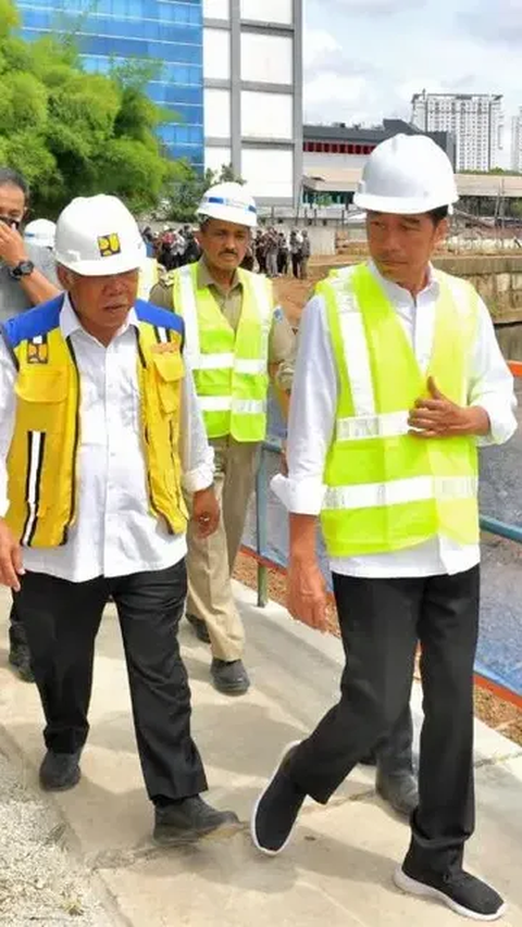 Jokowi Sebut Proyek Sodetan Ciliwung Mangkrak di Era Anies, Ini Kata PKS