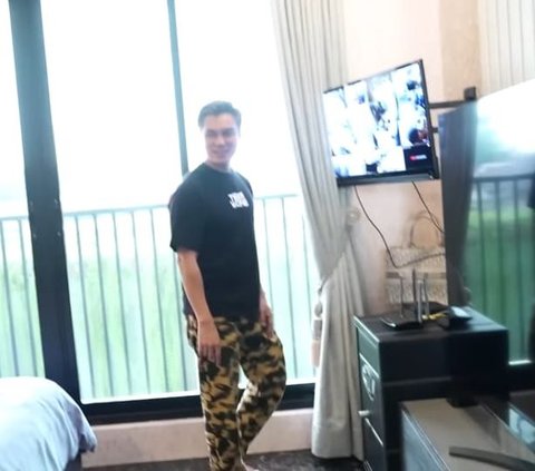 Potret Baim Wong Masuk ke Kamar Nikita Mirzani yang Dilapisi Marmer Rp800 Juta, Bongkar Brangkas Isi Jam Mahal