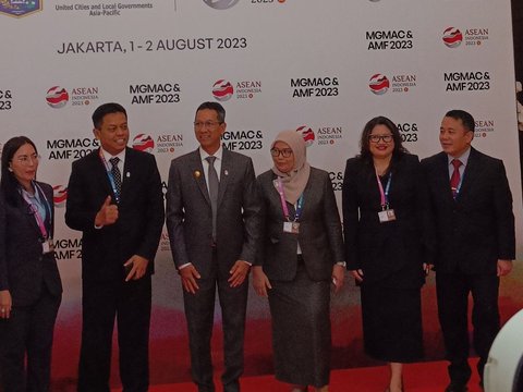 Heru Budi di Tengah Pejabat Negara ASEAN Jelang MAGMAC AMF 2023, Necis Berjas & Dasi Abu-Abu
