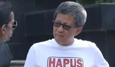 Meskipun demikian relawan Jokowi itu mengaku masih pede bahwa Dumasnya tersebut masih dapat menjerat Rocky karena diduga telah menghina pimpinan negara.