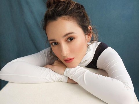 Julie Estelle, Tetap Awet Muda Meski Baru Lahiran Putri Pertama