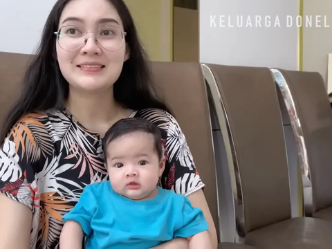 Potret Terbaru Baby Kenes Anak Kedua Nella Kharisma Kini Menginjak 4 Bulan, Gemesin Bak Boneka Hidup!