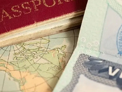 Luhut Beberkan Kriteria Penerima Golden Visa dari Indonesia